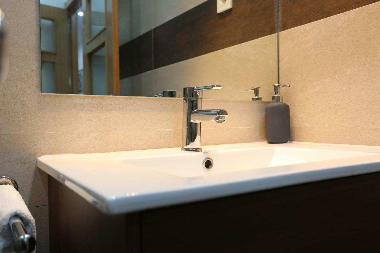 Atocha Art Apartment Мадрид Екстериор снимка